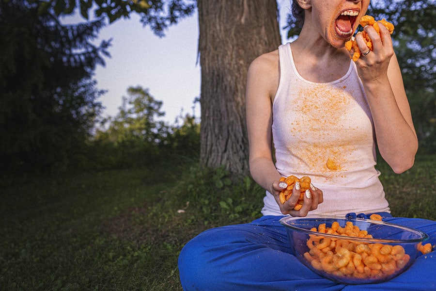 gratisography-eating-junk-food-thumbnail